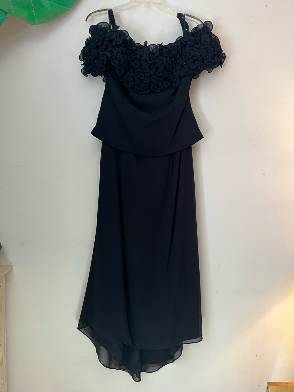 Vintage Elegant Black Off-Shoulder Ruffle Evening Dress